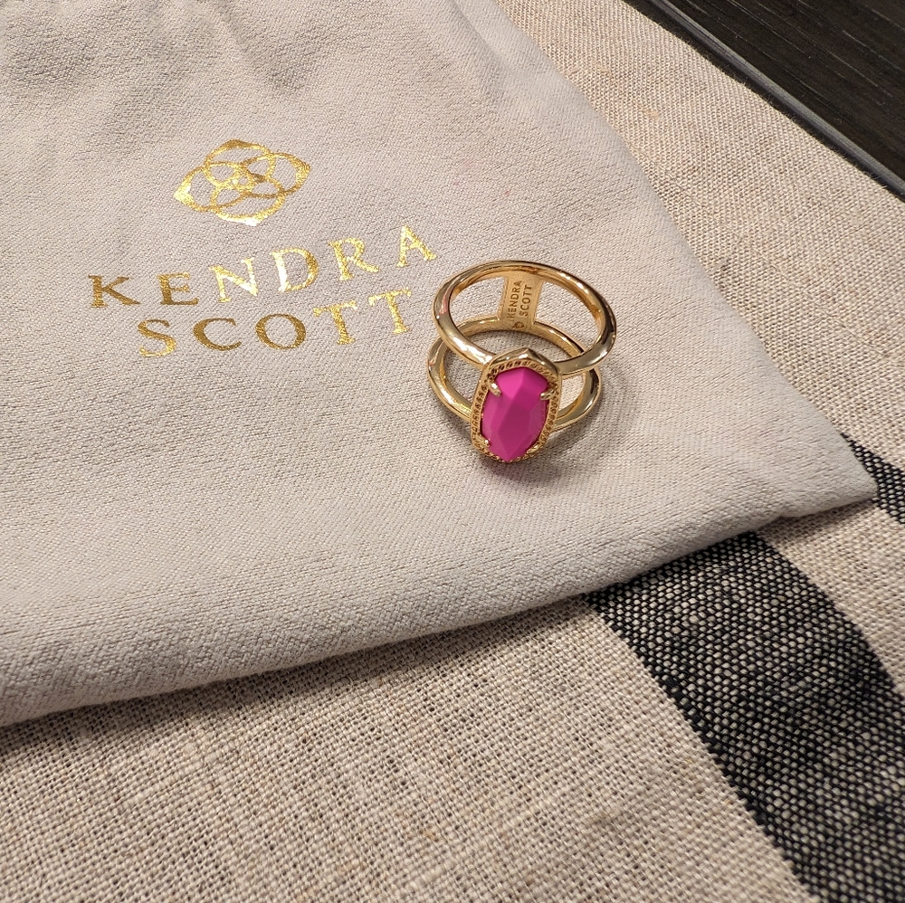 Kendra Scott Elyse Ring Gold and Magenta Pink size 7